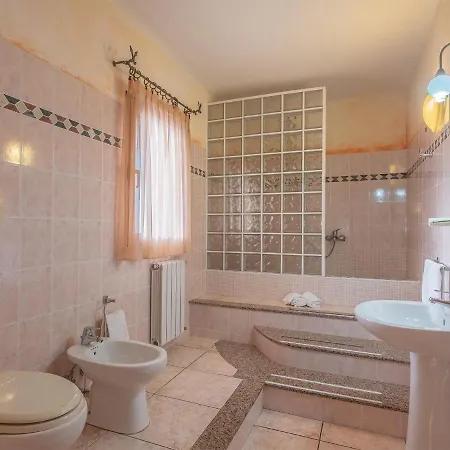 Sardinia Family - Mathilde With Private Pool فيلة